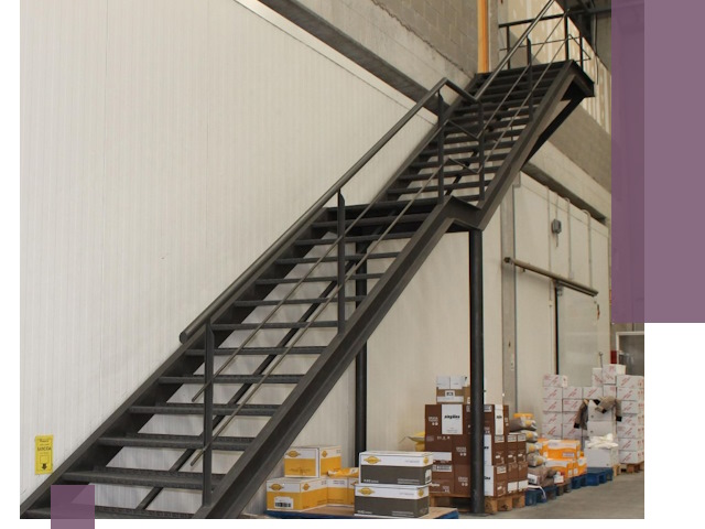 Лестницы для производства в Полевской — изготовление и монтаж