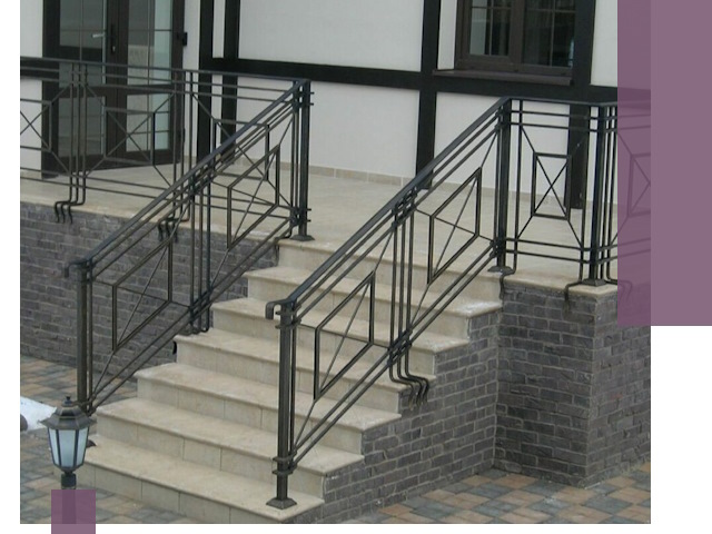 Перила для крыльца в Полевской — монтаж, изготовление и установка